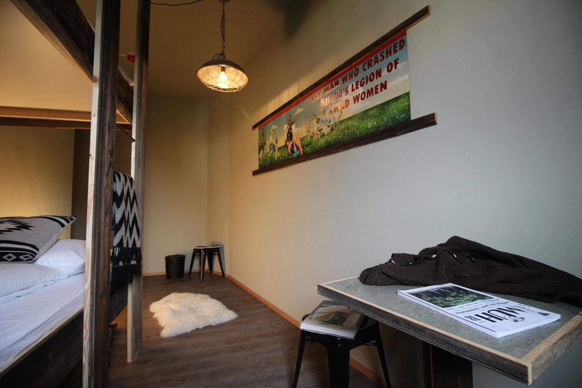 Gspusi Bar Hostel *